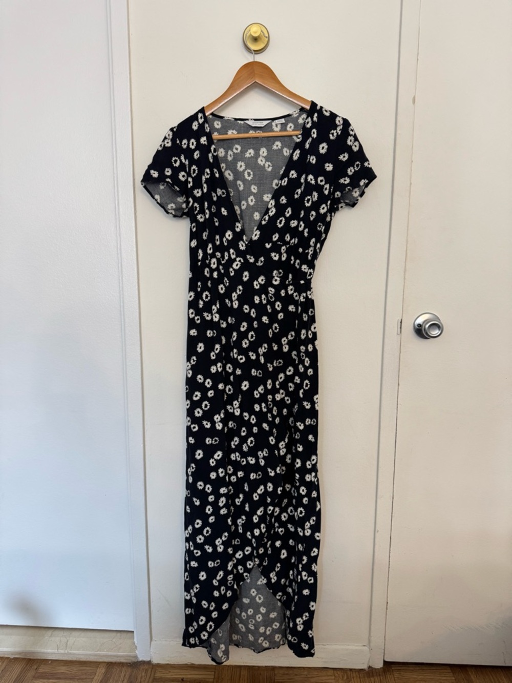 Seraphine Maternity Black and White Floral Wrap Maxi Dress US6 - Picture 3 of 7